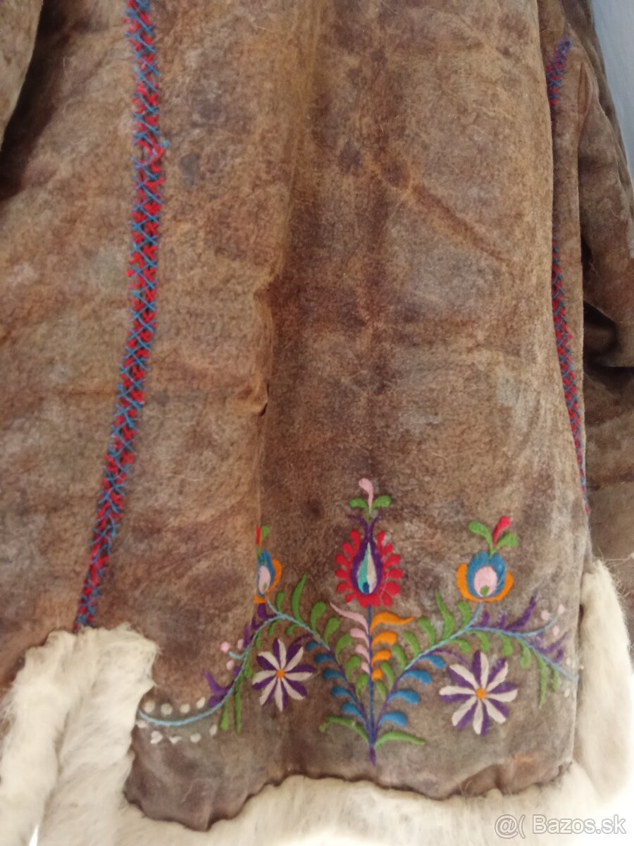 Starý krojovy kožuch. - 3