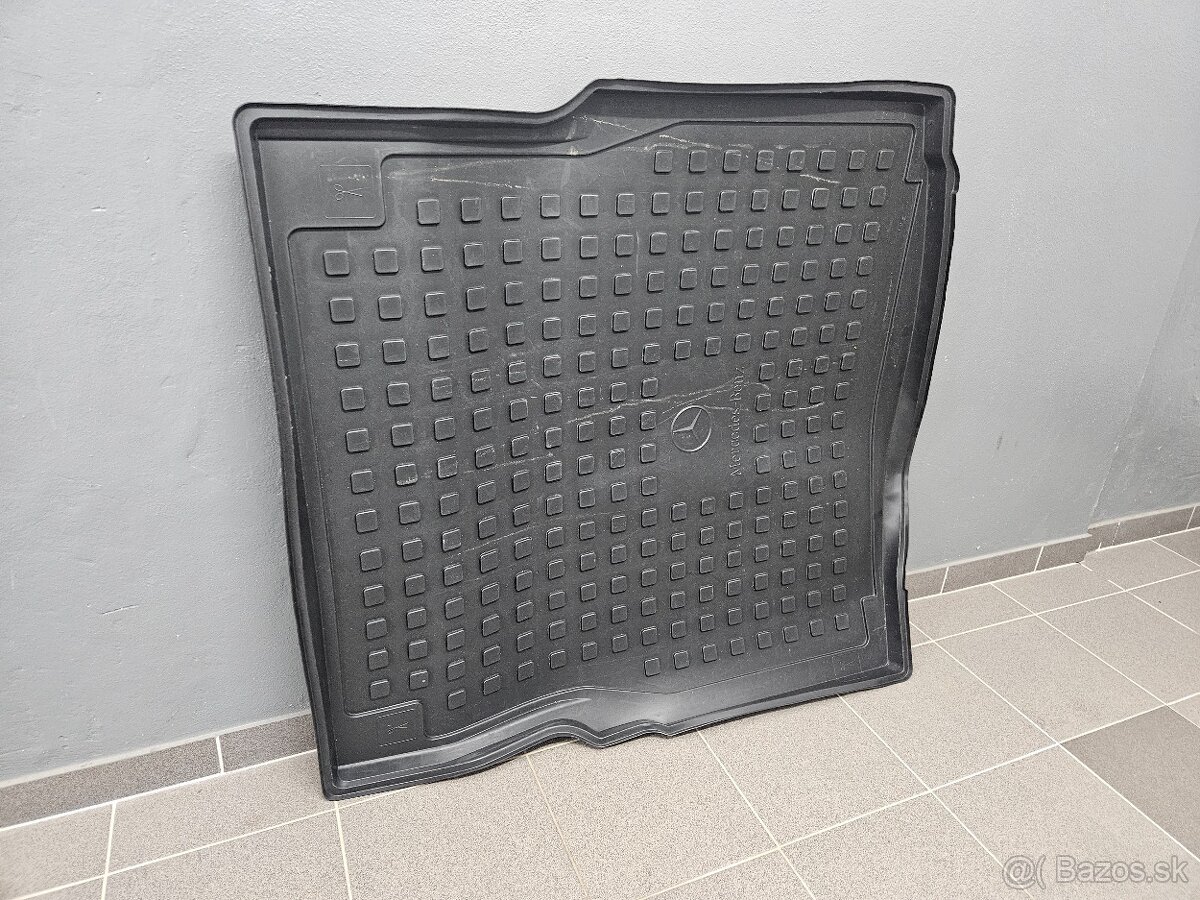 Gumena Vanička Trieda E Sedan - 3