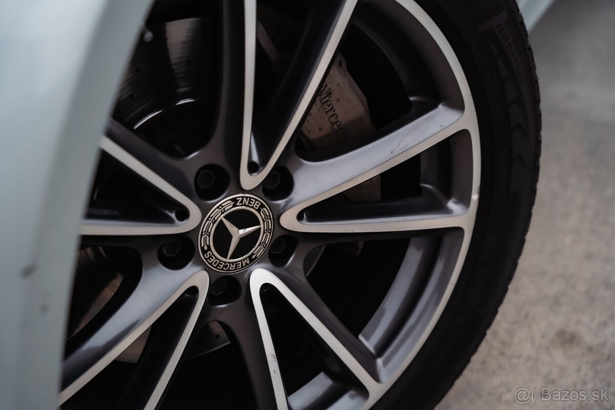 Mercedes-Benz E 220d 4Matic AMG Line - 3