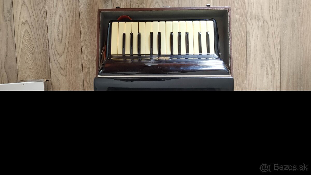 Harmonika / akordeon Lignatone 32-basový - 3