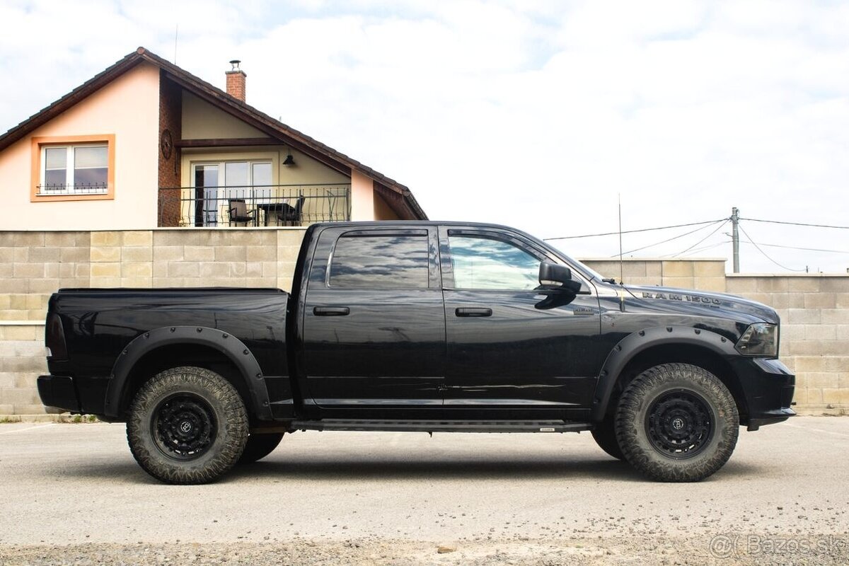 Dodge RAM 1500 5.7 HEMI