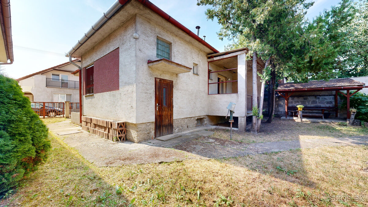 Rodinný dom s potenciálom v Senci – tichá lokalita, veľký po - 3