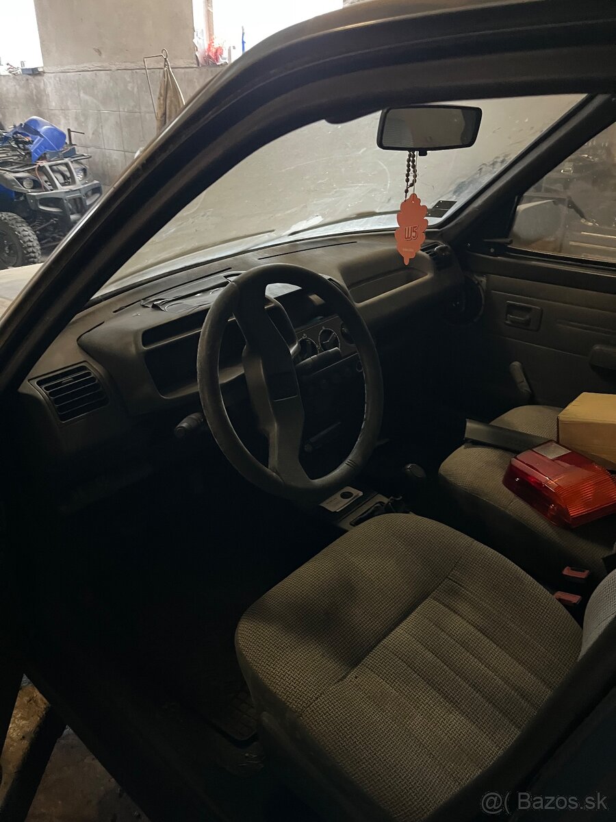 Peugeot 205 - 3