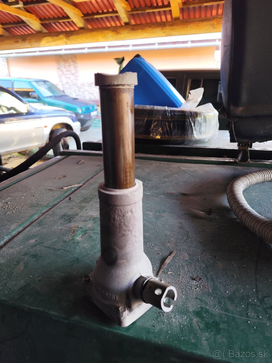 Originálny zdvihák Nissan - 3