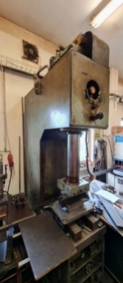 PYE 25 S hydraulický lis v akci - 3