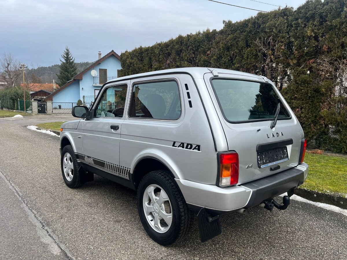 Lada Niva 1.7i Urban - 3