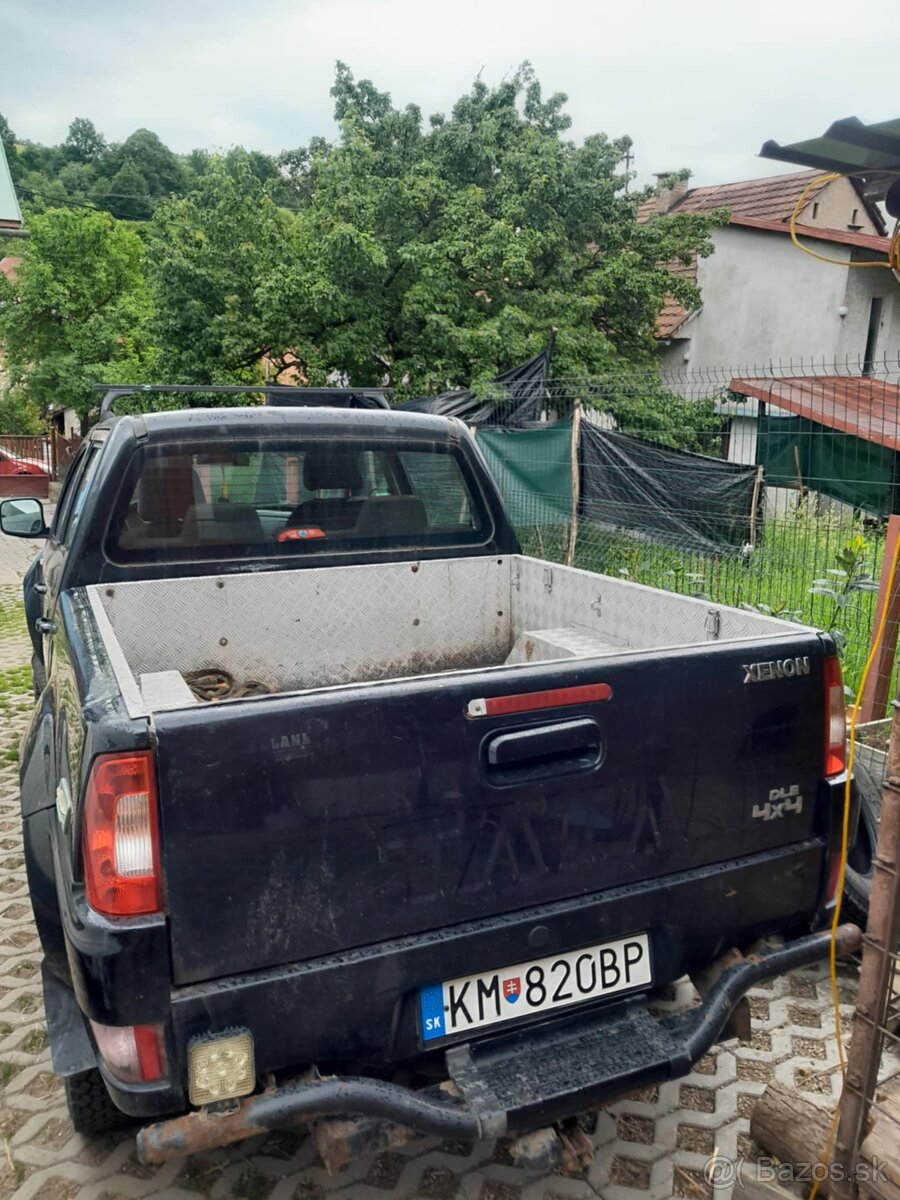 Tata Xenon
