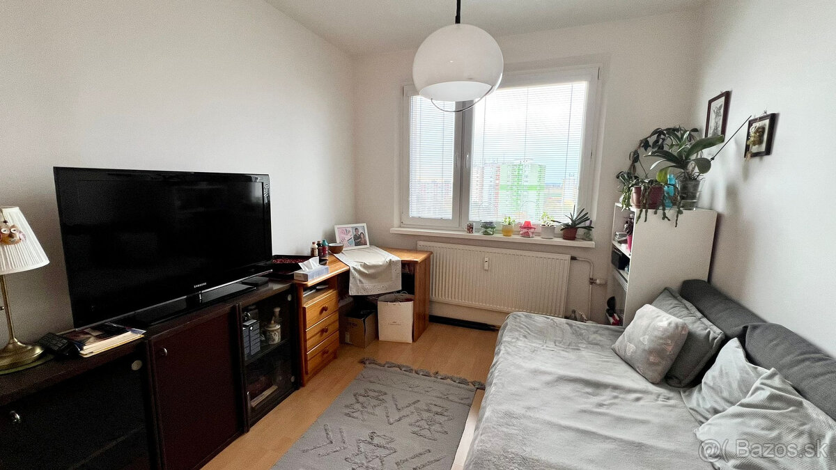 PREDAJ ATRAKTÍVNEHO 3-IZB. BYTU S LOGGIOU V PROSTREDÍ PLNOM - 3