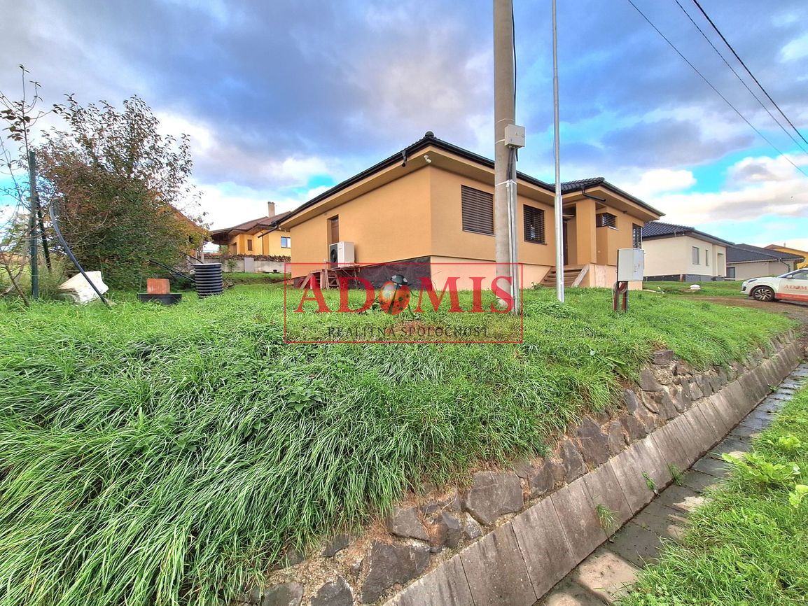 ADOMIS - predáme pekný RD 154m2, 4-5izbový, Durďošík, všetky - 3