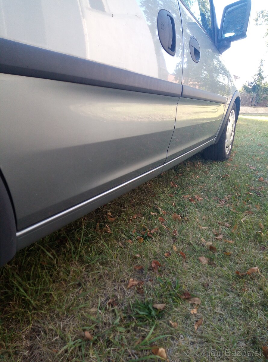 Opel Combo Tour 1.7cdti 74kw rok 2010 XL Family - 3