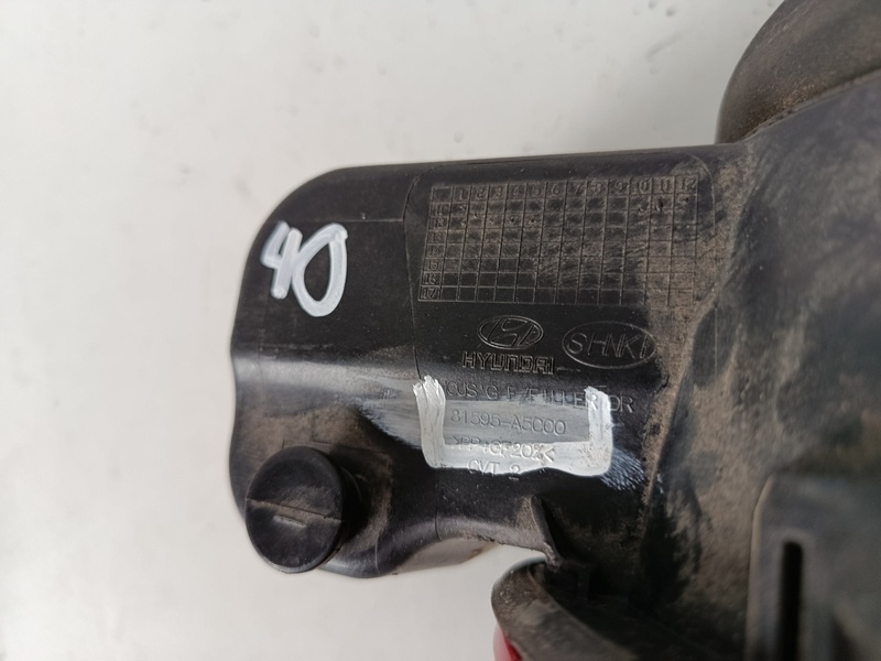 dvierka nadrze hyundai i30 81595a5000 40€ - 3