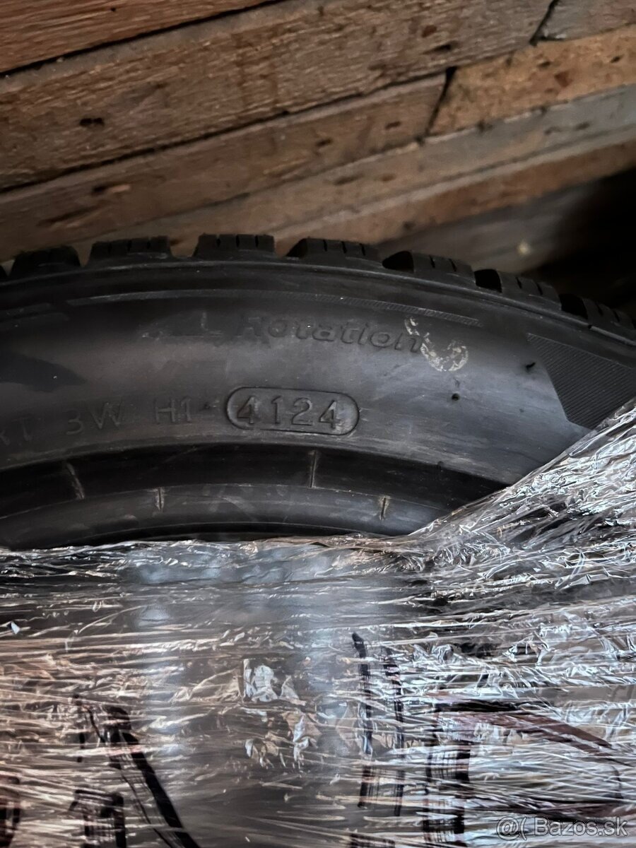 ZIMNÉ PNEU - 255/40 R17 - 3