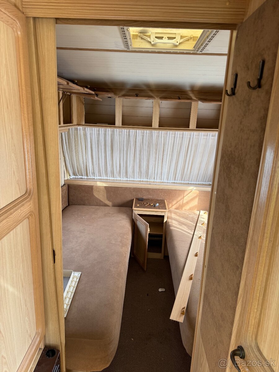 prenájom karavnu LMC dominant 545 - 3