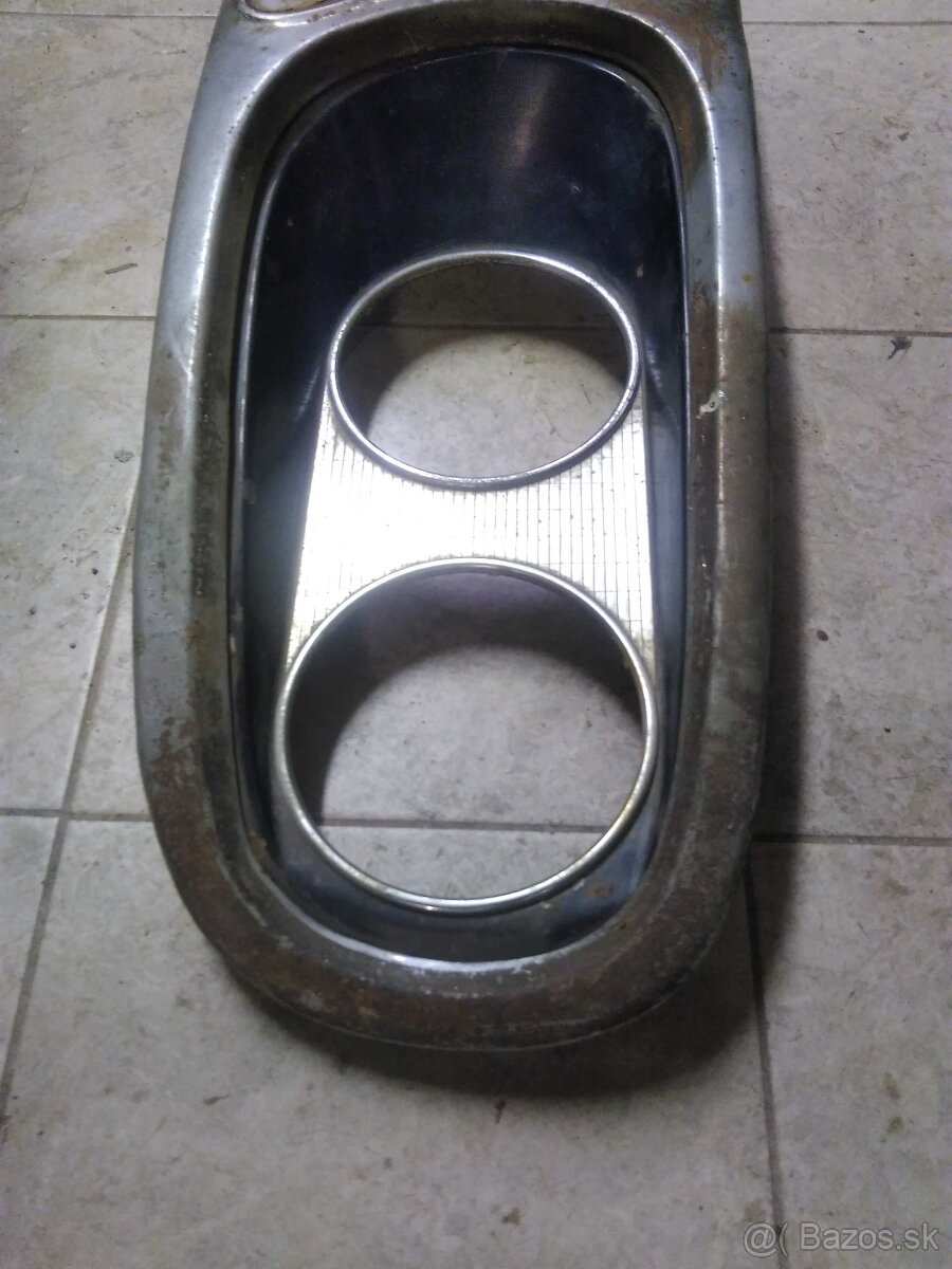 Predná maska z rámčekom Tatra 603. - 3