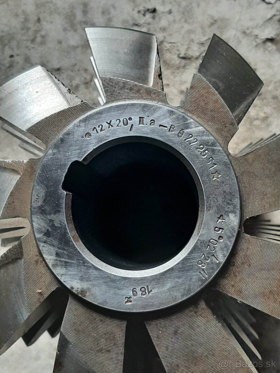 Odvaľova fréza Modul 12 - 3