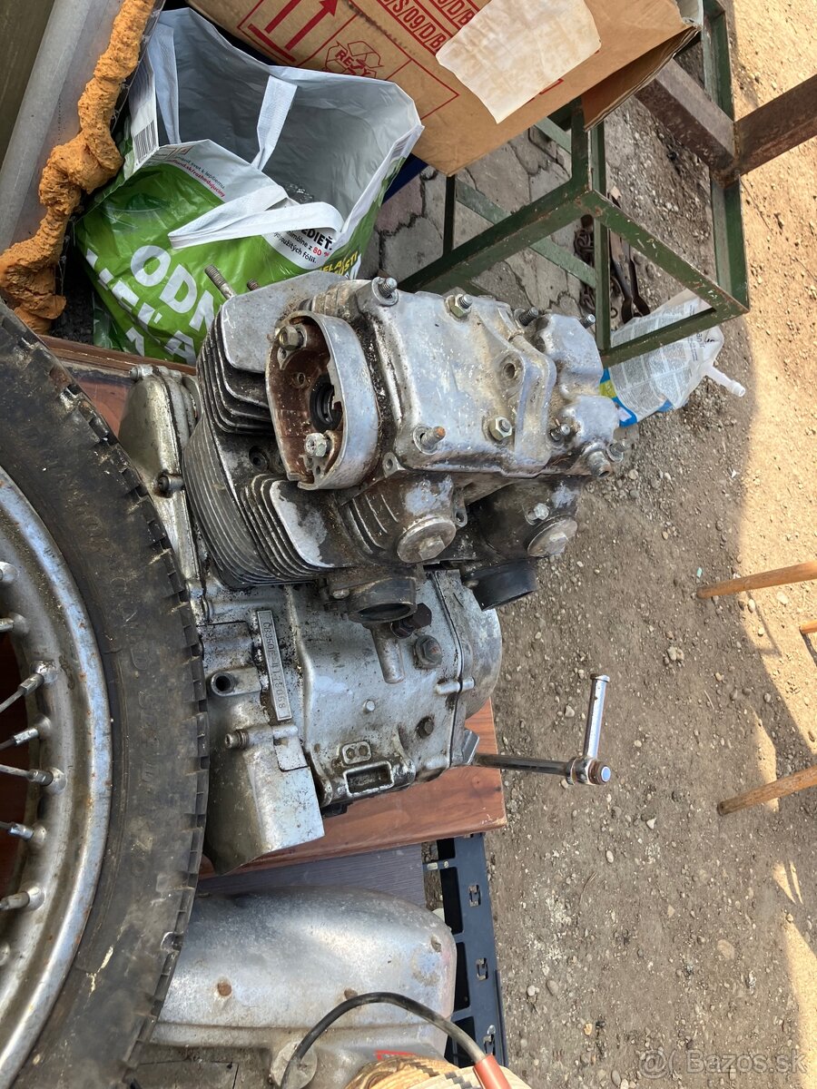 Predám triumph a Honda - 3