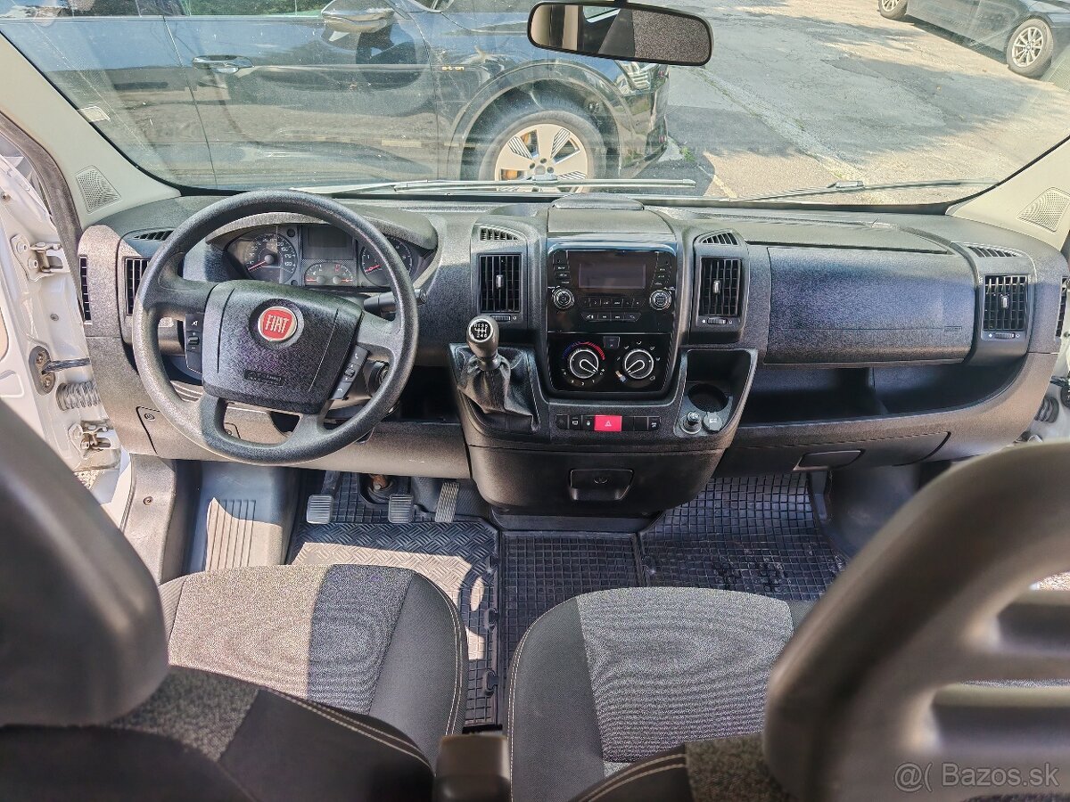 Prenájom 9 miestne auto minibus - 3