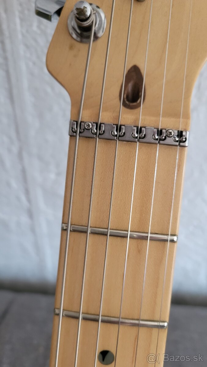 Fender Stratocaster USA 2004, 3-Color Sunburst - 3