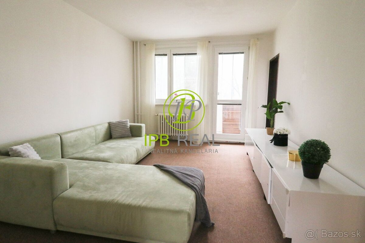 DOBRÁ LOKALITA 4-izb. byt s loggiou na Nejedlého ul. v Dúbr - 3