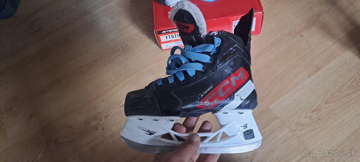 Predám korčule CCM FT670 - 3