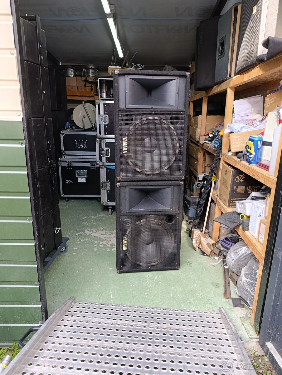 Odposluchy Yamaha 115v 15" - 3