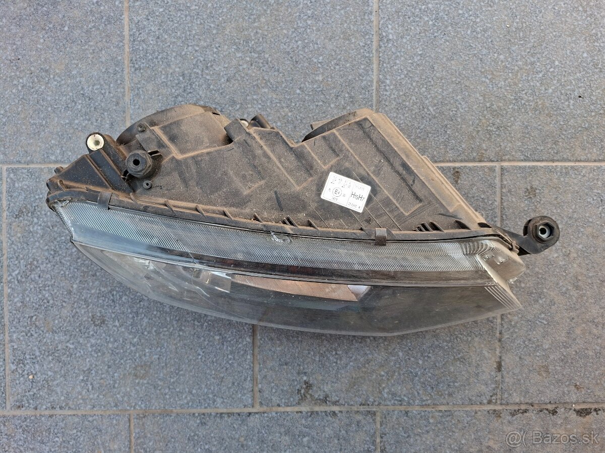 Škoda Octavia 3 predný svetlomet pravý - 3