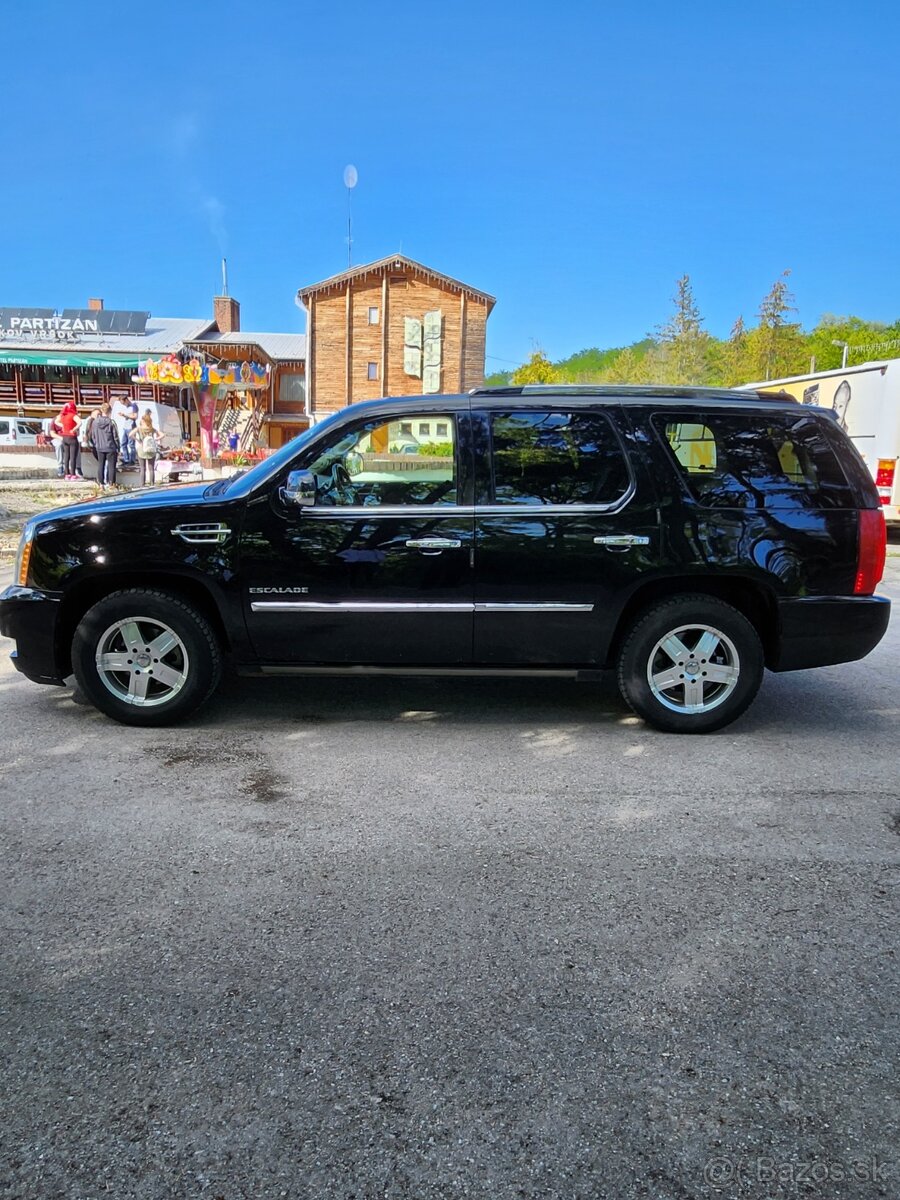 Predám CADILLAC ESCALADE - 3