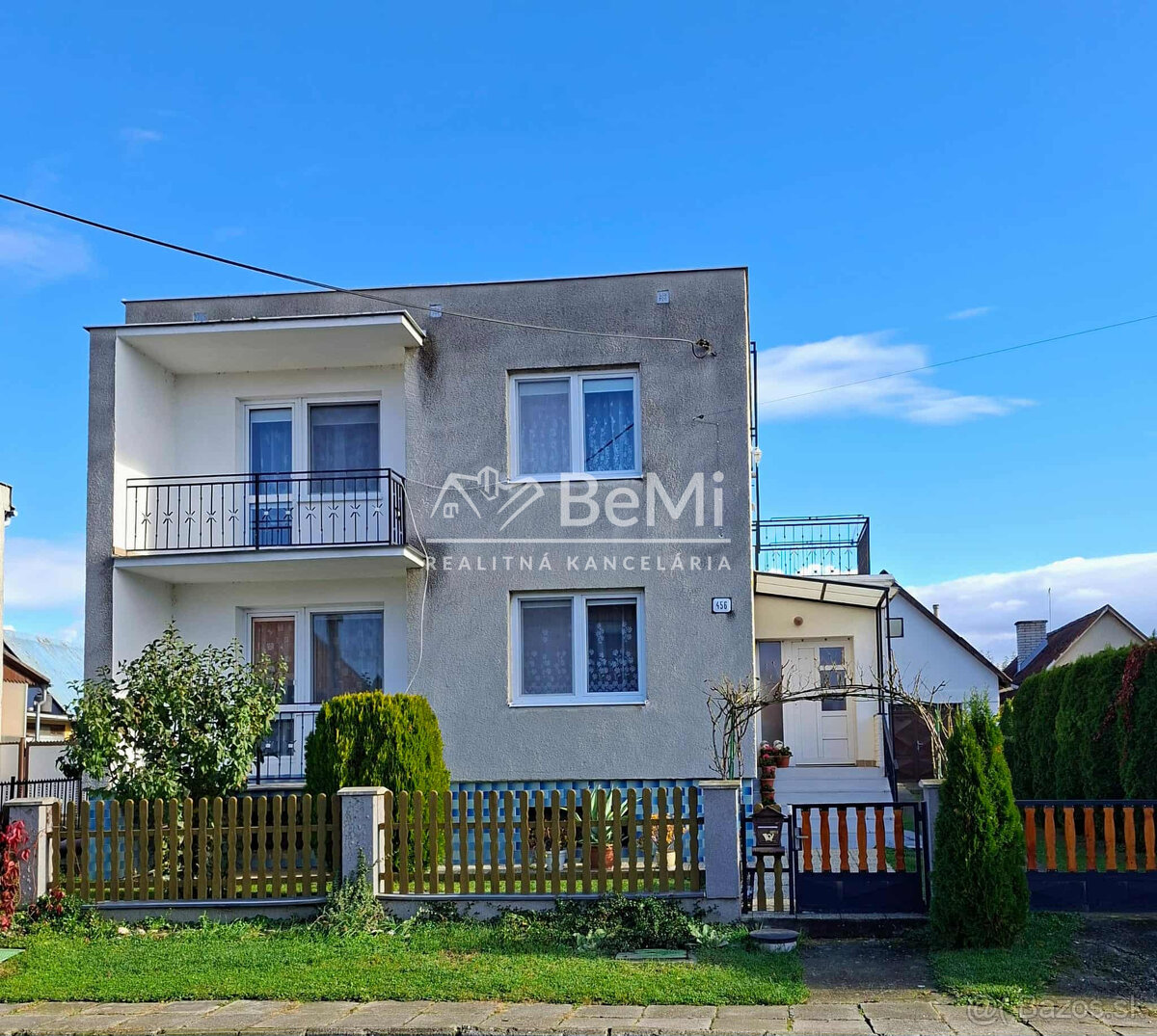 Rodinný dom s veľkou záhradou a garážou v tichej časti Choch - 3