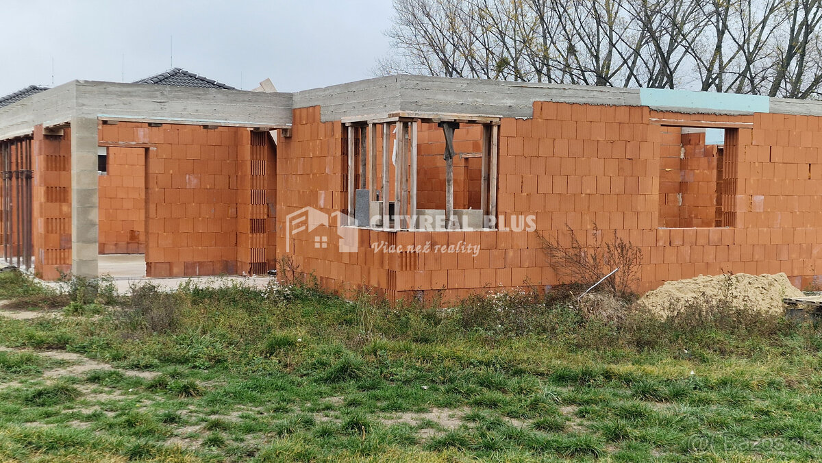 NA predaj 4 izbová NOVOSTAVBA s dvojgarážou HURBANOVO - 3