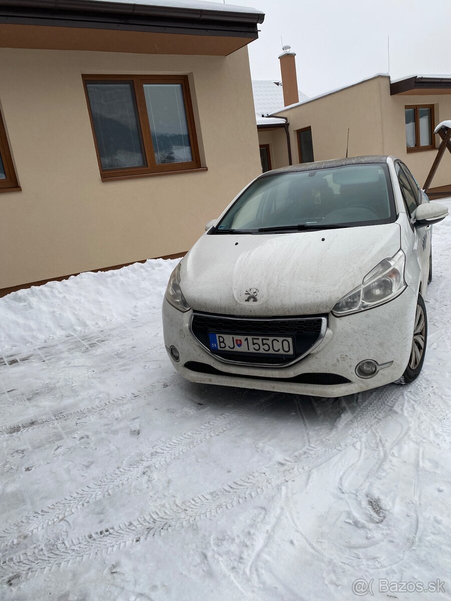 Predám Peugeot 208 - 3