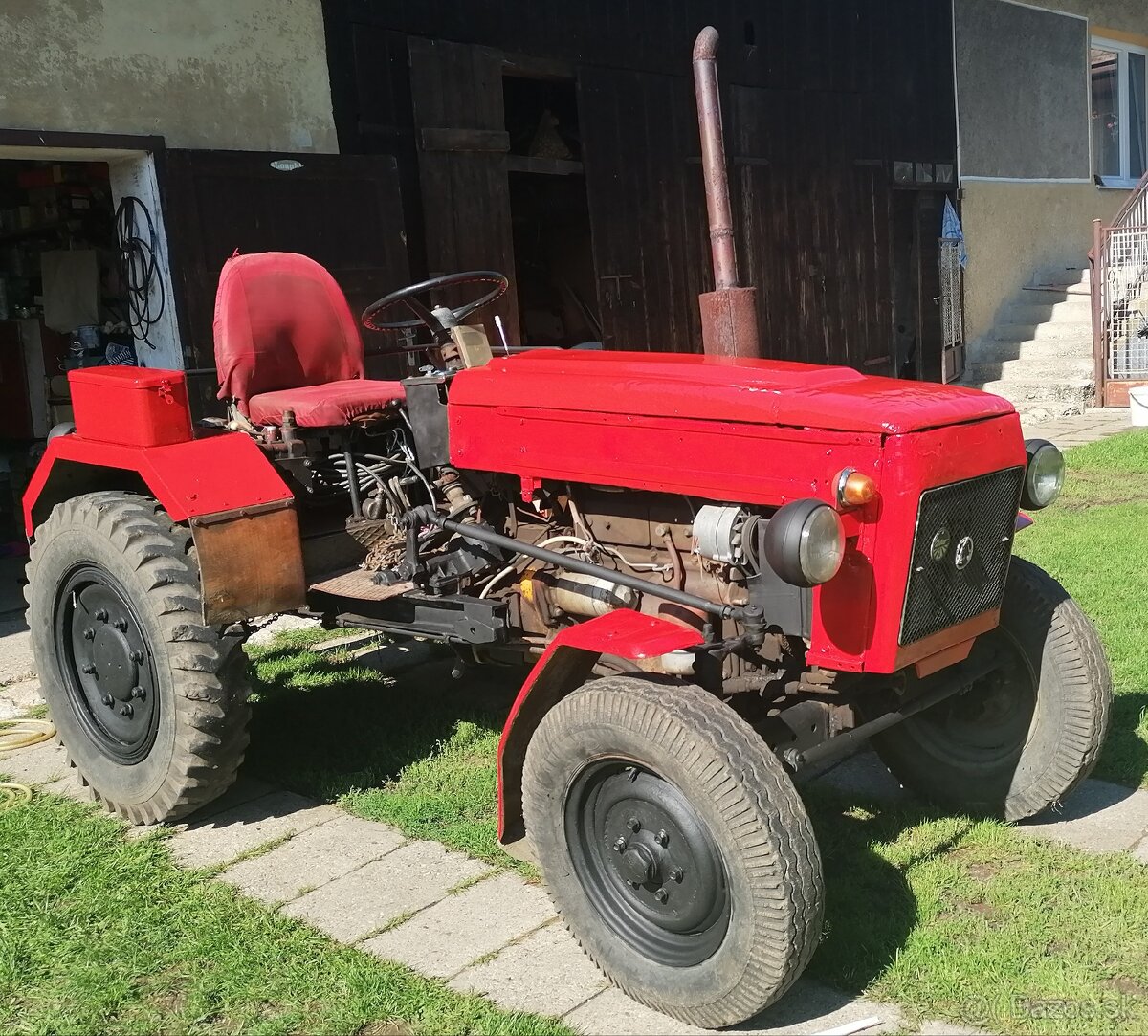 Ponúkam traktor s príslušenstvom - 3