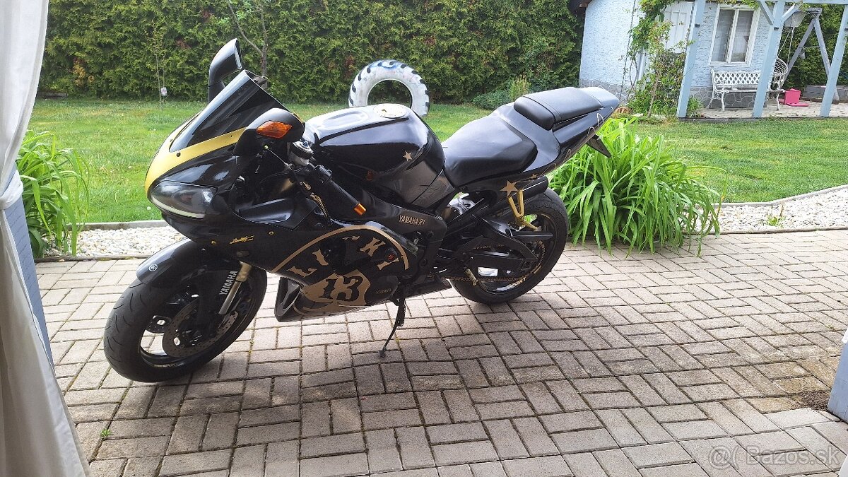yamaha R1 - 3