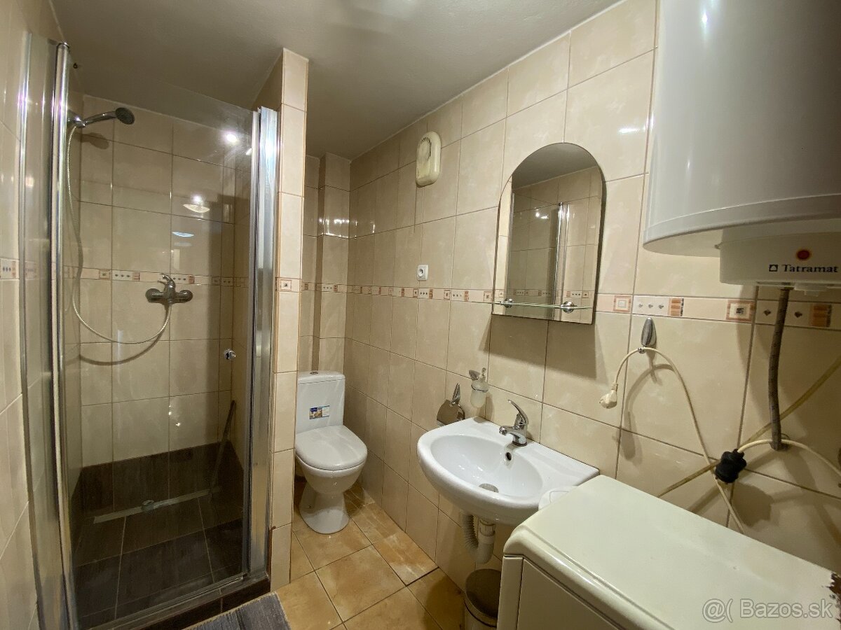 POZOR ,podstatné zníženie ceny, bývajte alebo podnikajte v r - 3