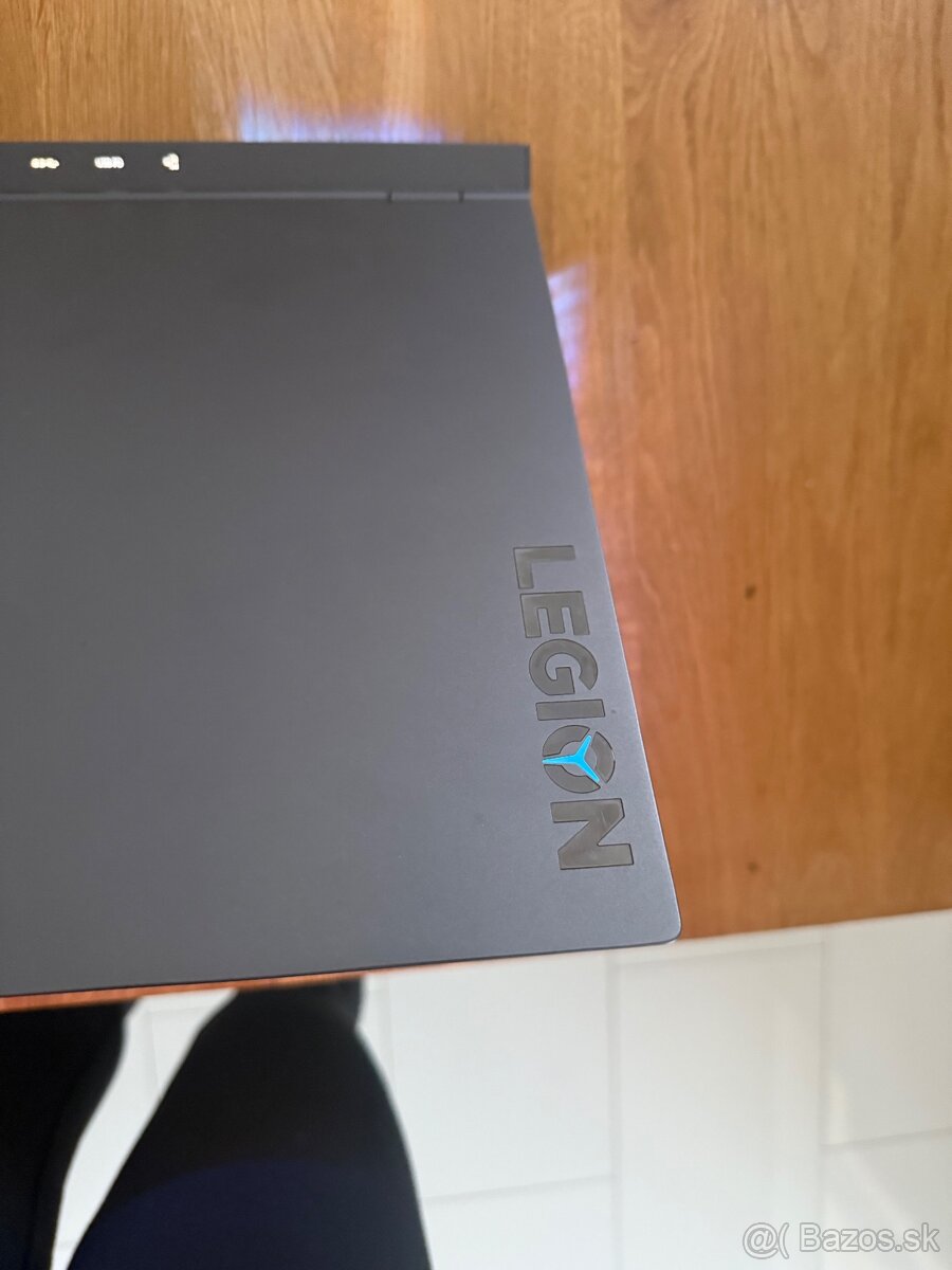 Lenovo Legion 7 (RTX 3070, 32 GB RAM) - 3