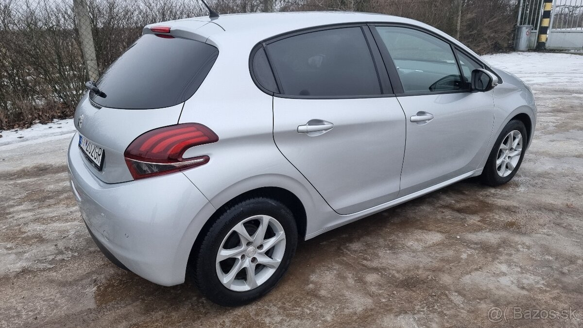 Predám Peugeot 208 1.2 benzín - 3