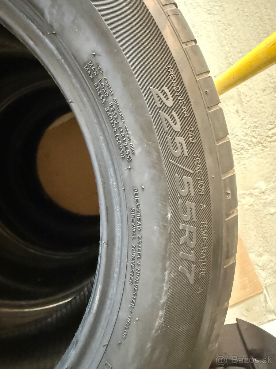 Hankook 225/55 R17 - 3