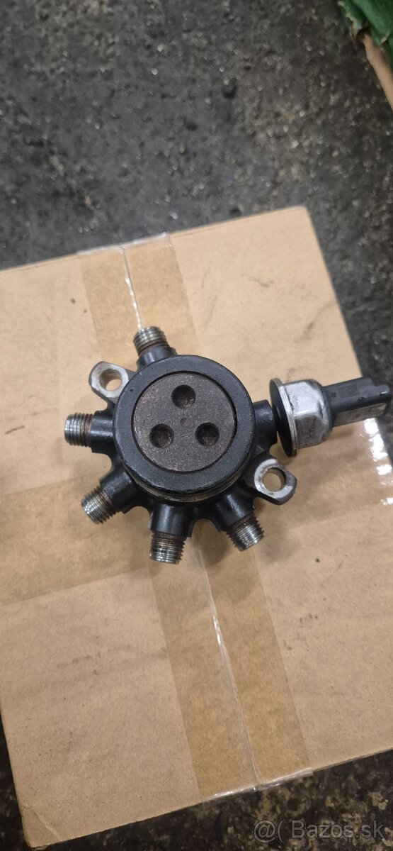 Rozdeľovač paliva ford 1.8 - 3