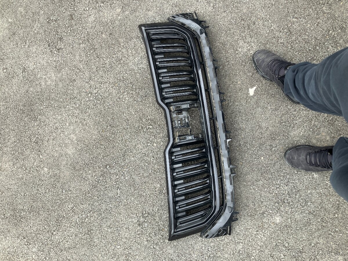 Maska skoda kodiaq Cerna grill radar - 3