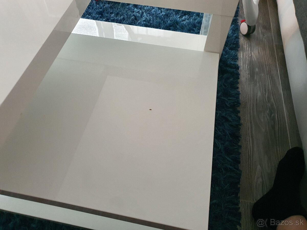 Stolík pod TV - 3