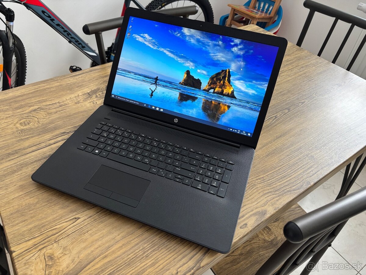 17.3"/Notebook/4GB RAM DDR4/1TB SSHD/AMD Radeon HD 2GB - 3