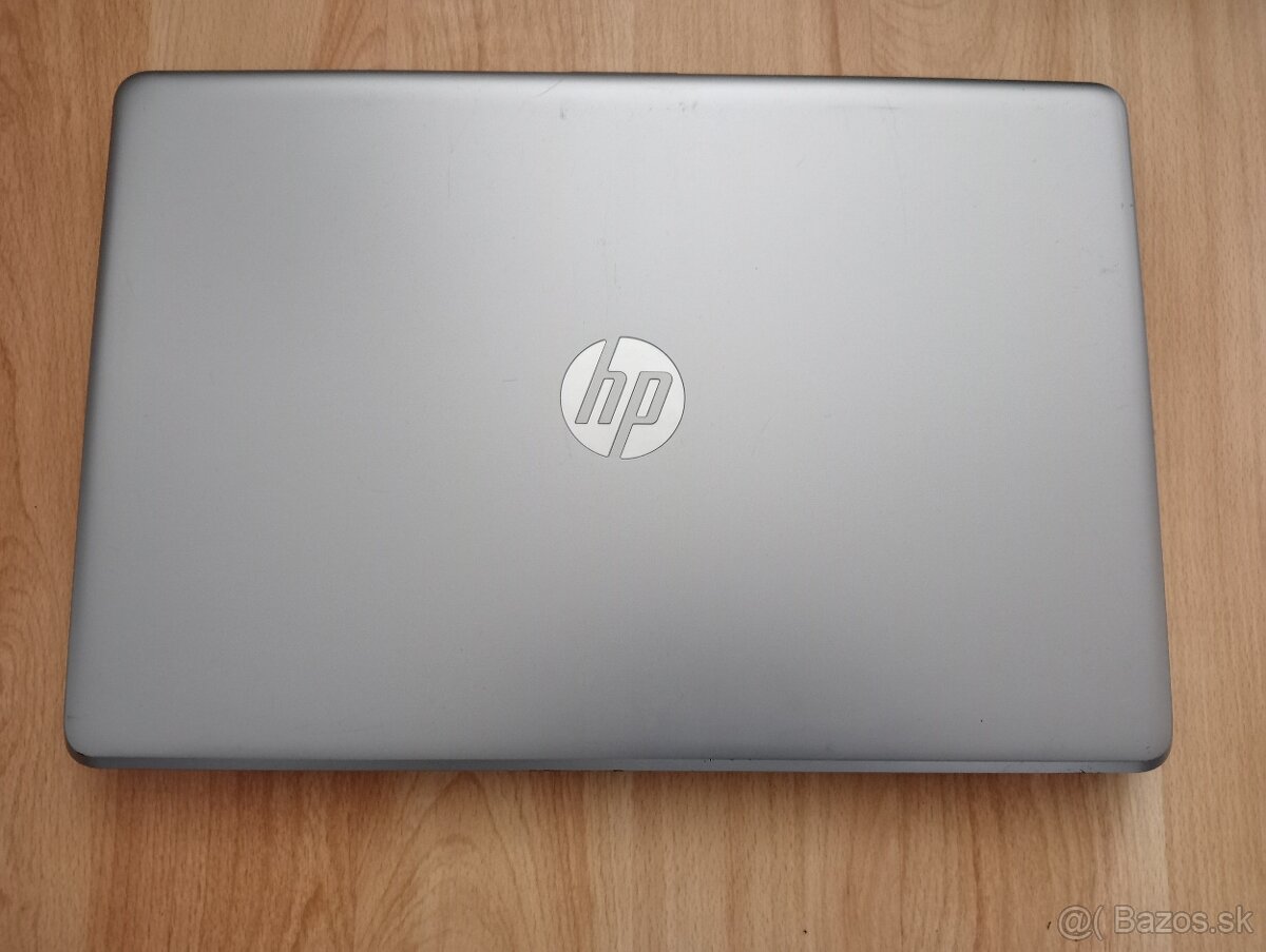 predám notebook Hp 250 g6 - Intel core i5 - 8gb ram - ssd - 3