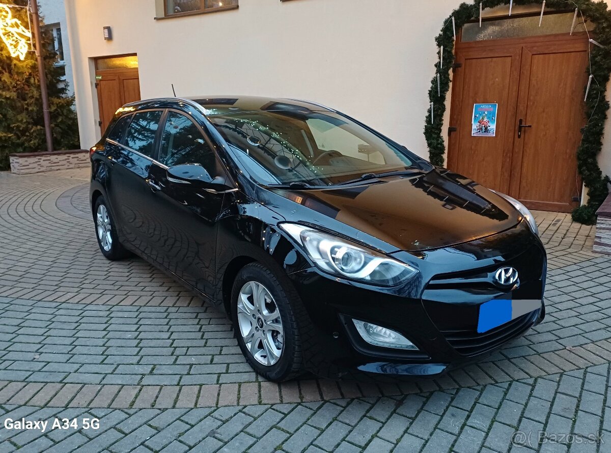 Hyundai I30CW Combi 1.6CRDi 81Kw 110PS Style M6 R.v.12/2015 - 3