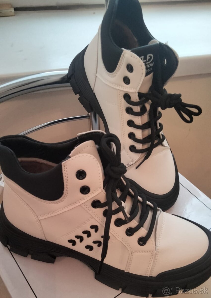 Predám nové dámske zimné čižmy, malá veľkosť, veľkosť 39, dĺ - 3