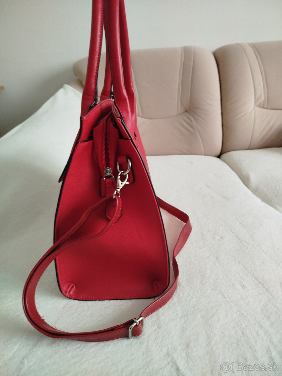 Červená kabelka - 3