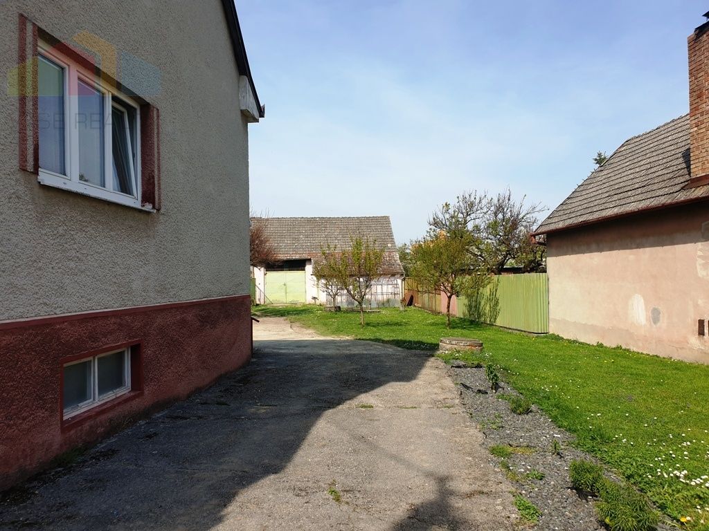 Na predaj podpivničený 2-podlažný tehlový rodinný dom o r - 3