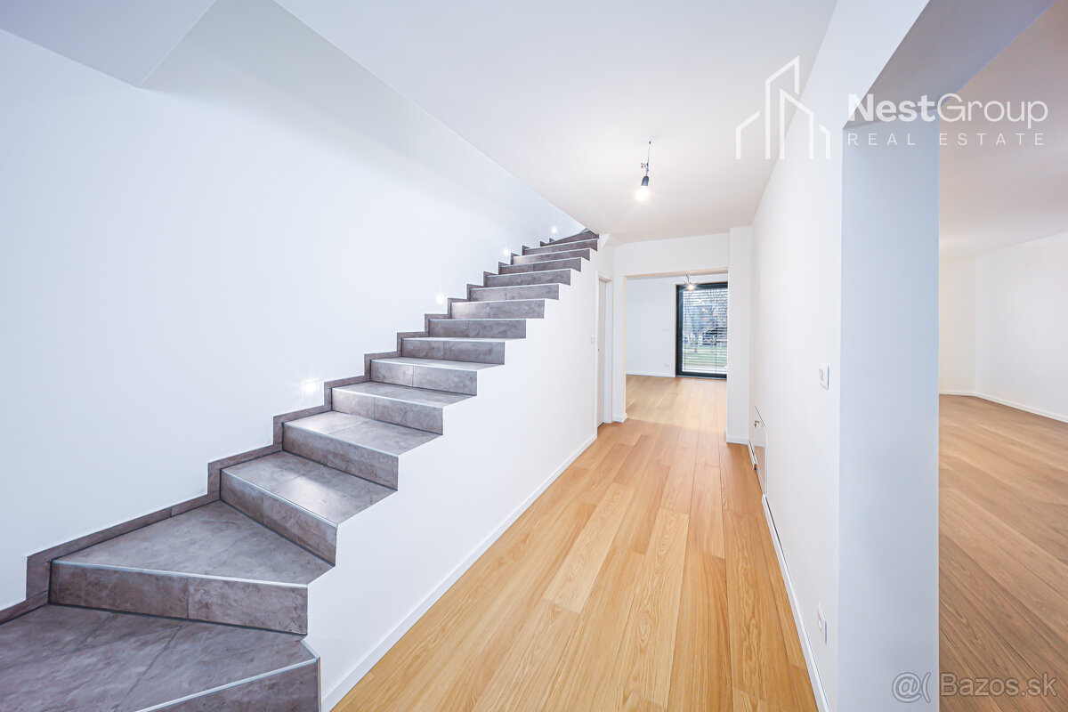 VEĽKÝ 5- IZBOVÝ RD KOMPLETNE ZREKONŠTRUOVANÝ, DVOJGARÁŽ - 3