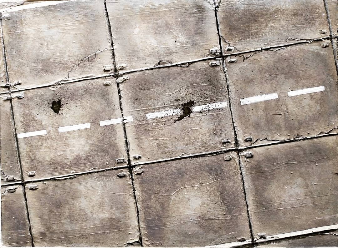 Predám plastovú, podložku pod model lietadla 1/72 - 3