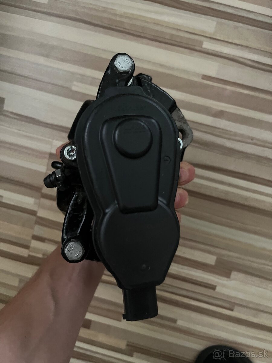 Strmene zadné Audi a4b8 - 3