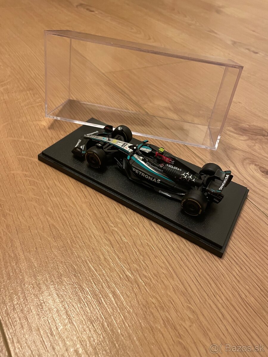 Lewis Hamilton Mercedes - 3