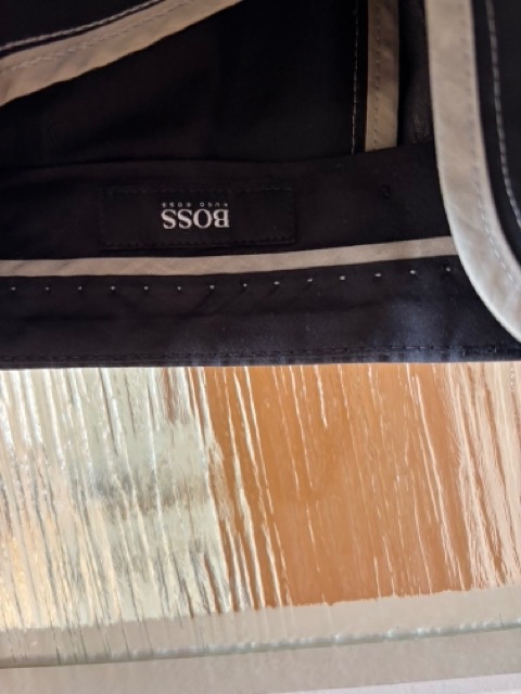 nohavice značky Hugo Boss - 3